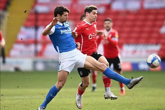 病困扰, 在世界排名, 堪称球队攻